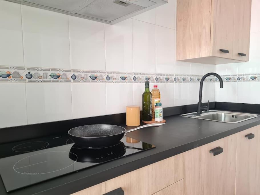 בילבאו La Casita Verde. Metro Cerca Del Casco Viejo מראה חיצוני תמונה