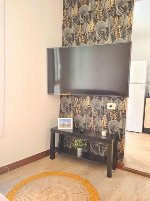 בילבאו La Casita Verde. Metro Cerca Del Casco Viejo מראה חיצוני תמונה