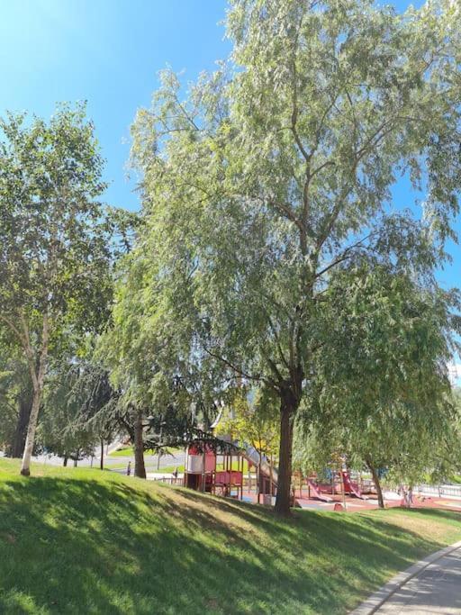 בילבאו La Casita Verde. Metro Cerca Del Casco Viejo מראה חיצוני תמונה